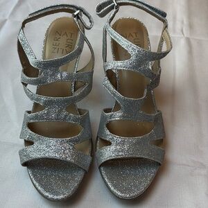 🧊Naturalizer Silver Heels Sparkly Crisscross Design Dianna